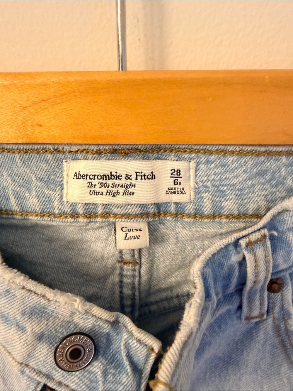 Abercrombie & Fitch curve love Light Blue High-Rise '90s Straight Jeans